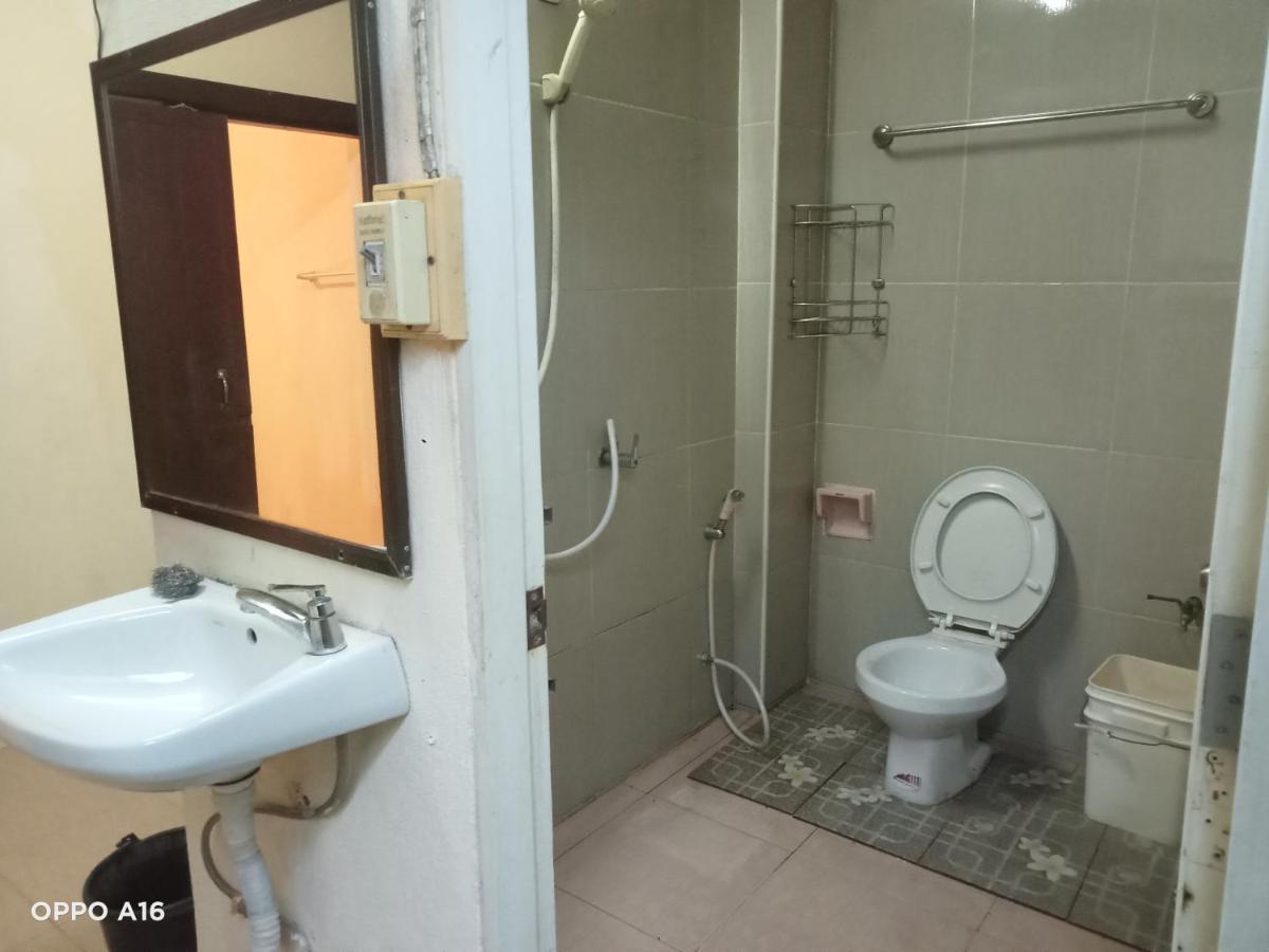 Np Guesthouse Трат Экстерьер фото