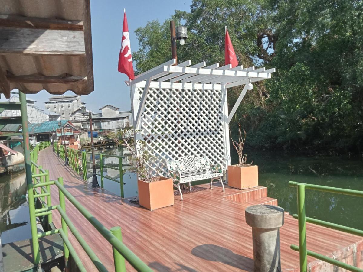 Np Guesthouse Трат Экстерьер фото